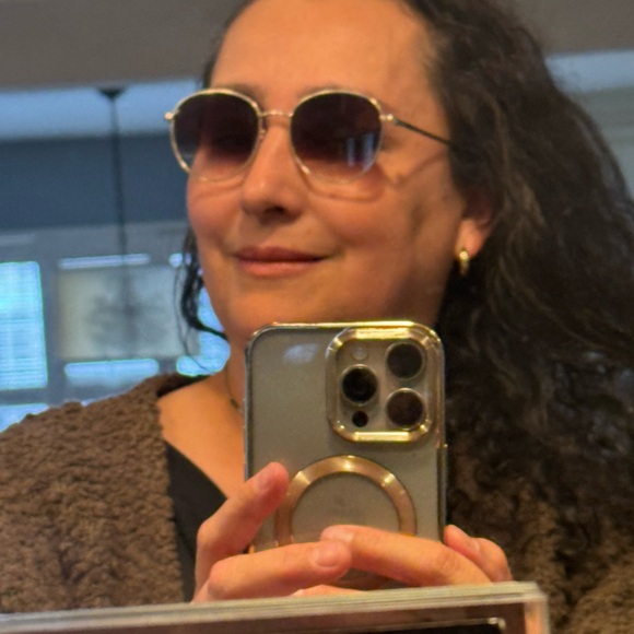 New Quay Stylish Gold Sunglasses with Dark Lenses - Picture 9 of 9